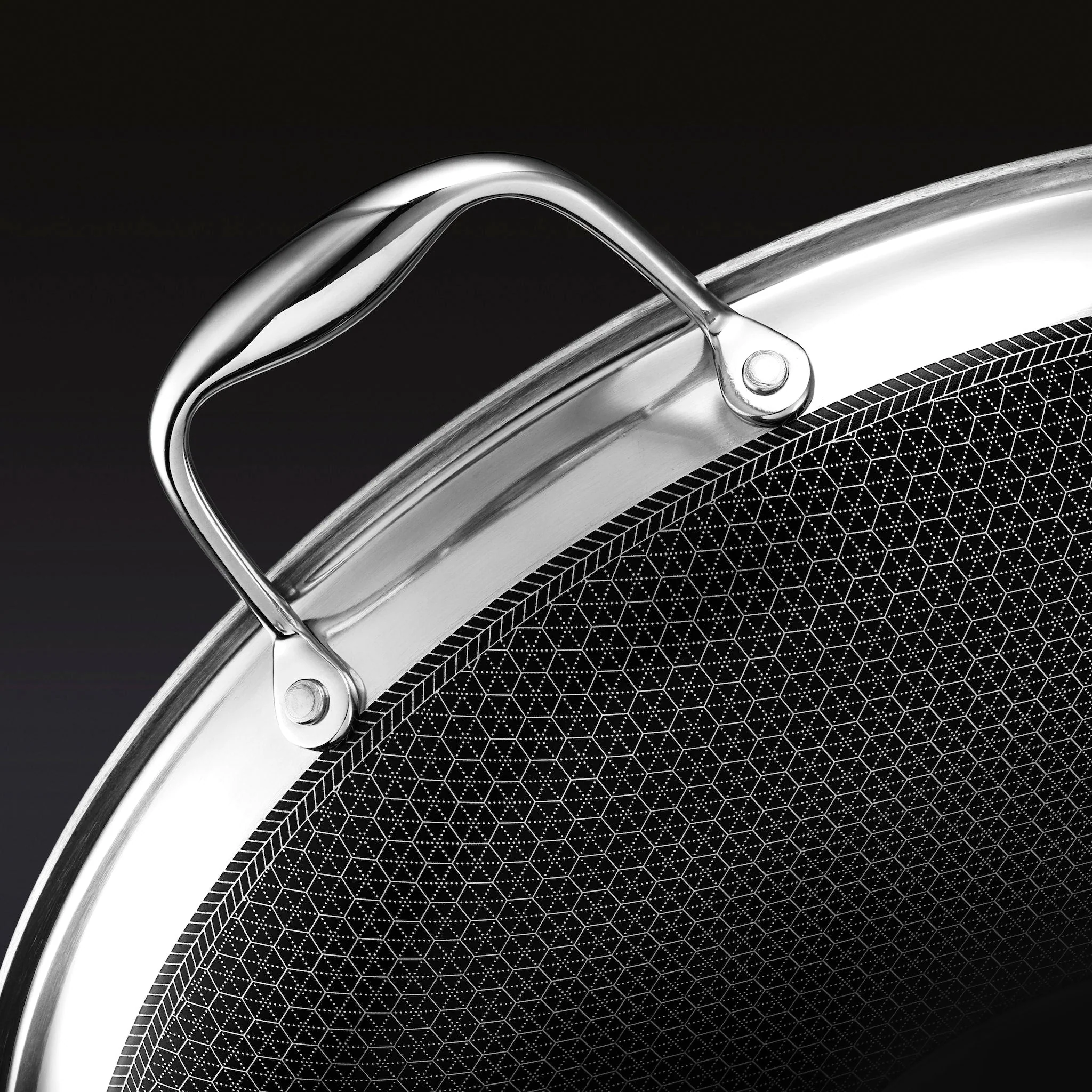 35cm HexClad Hybrid Pan with Lid - Image 4